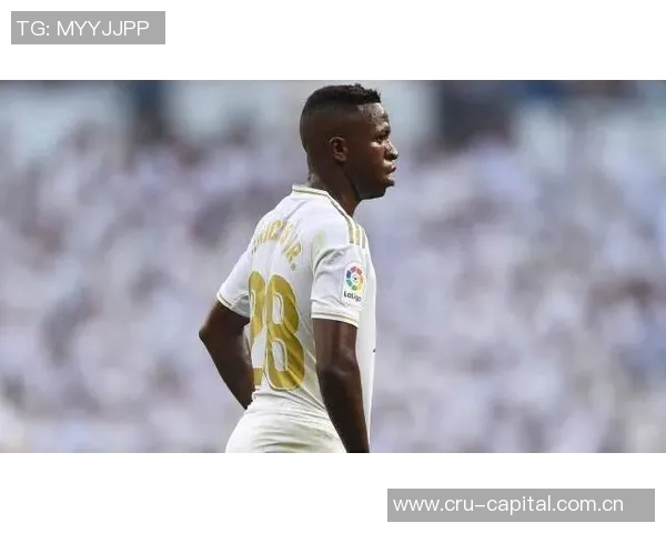 卡马乔谈维尼修斯情绪波动与阿隆索适应首赛季的挑战